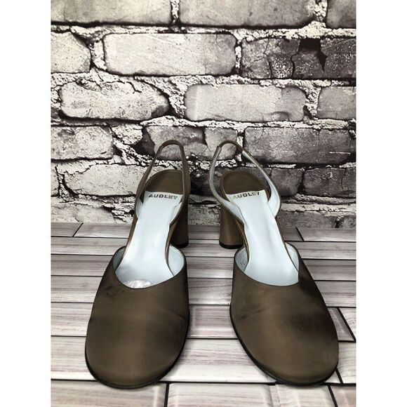 Audley Taupe Satin Fabric Closed Slingback Dress Block Heels Women 38.5EU/8M US - Picture 5 of 16